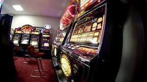 a80 slot မိုဘိုင်း APP ဖြင့် Live Casino ကစားနေသော မြင်ကွင်း